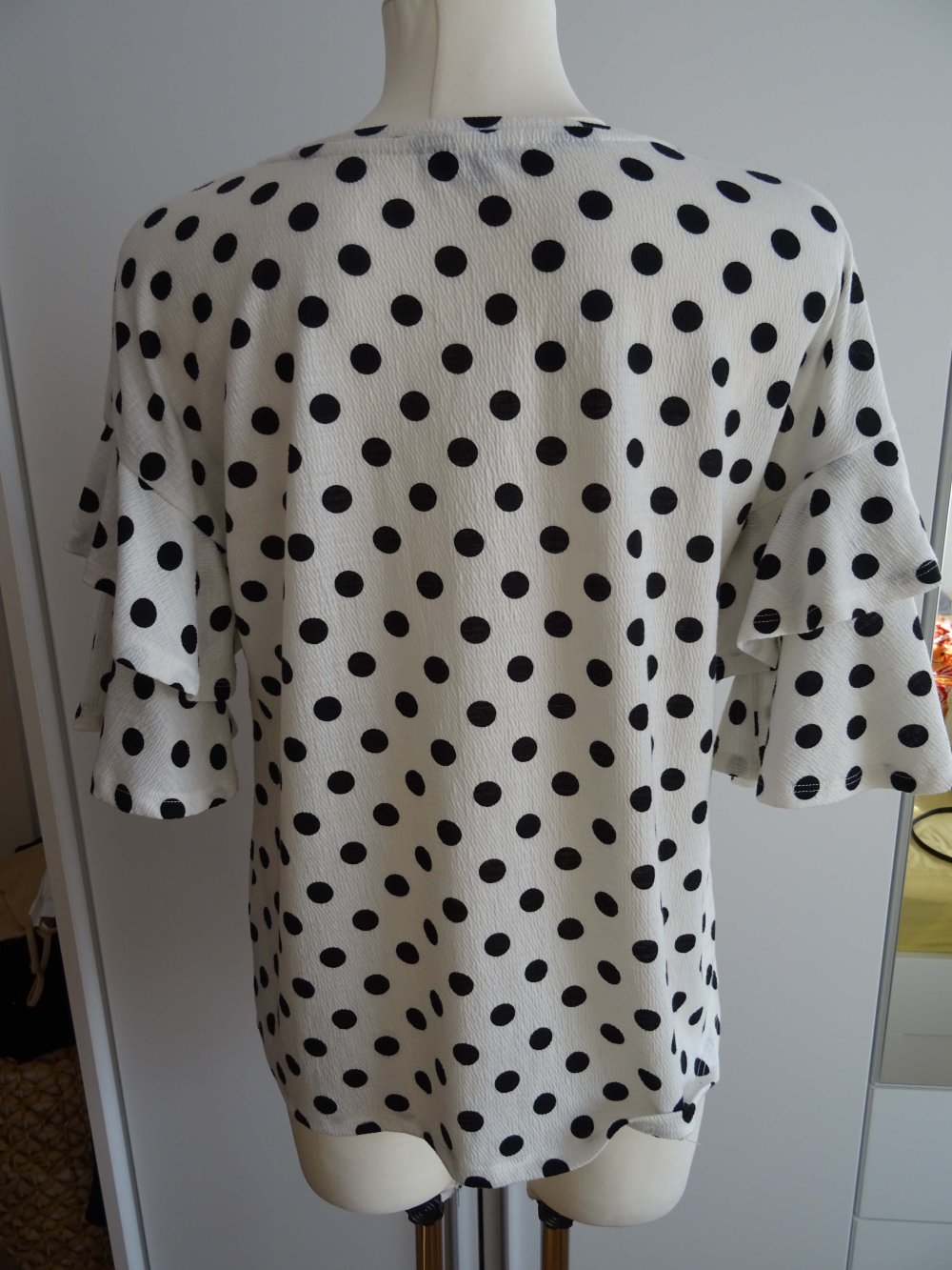 Shirt mit Punkten