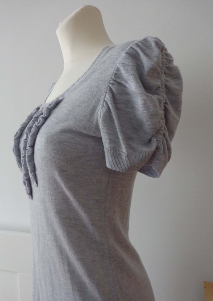 graues Kleid