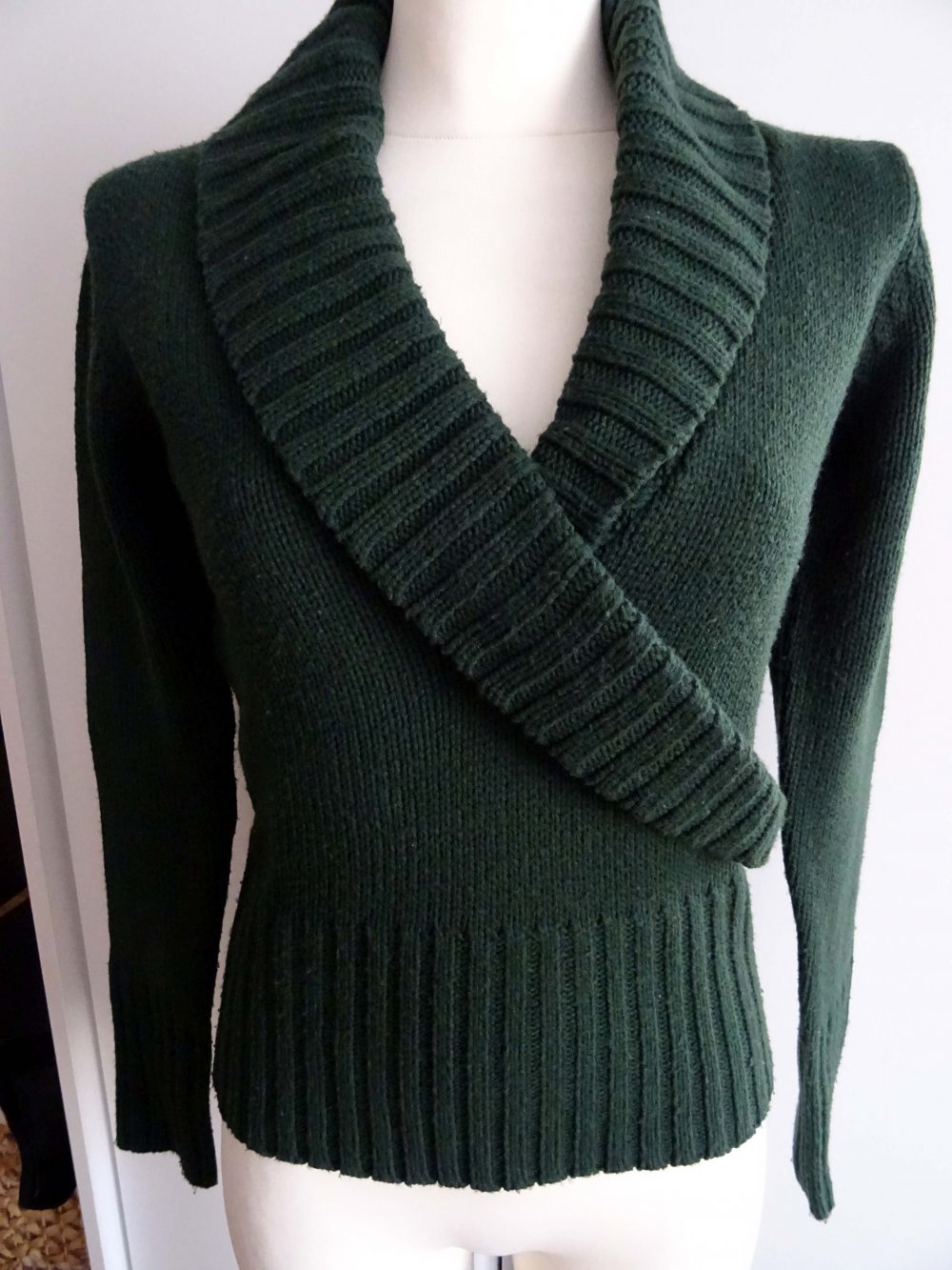 dunkelgrüner Pullover