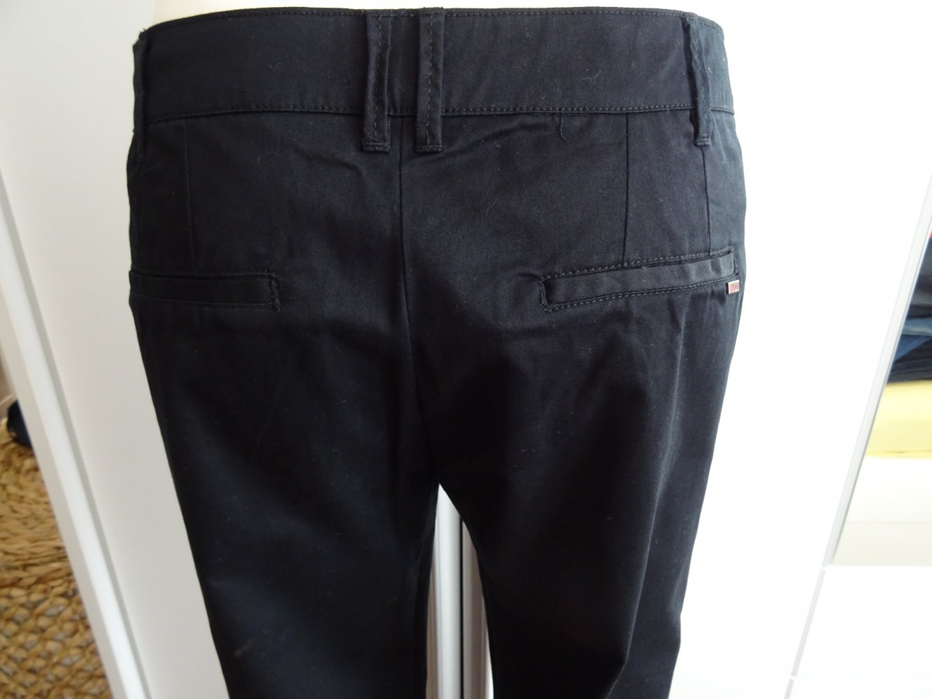 schwarze Stoffhose