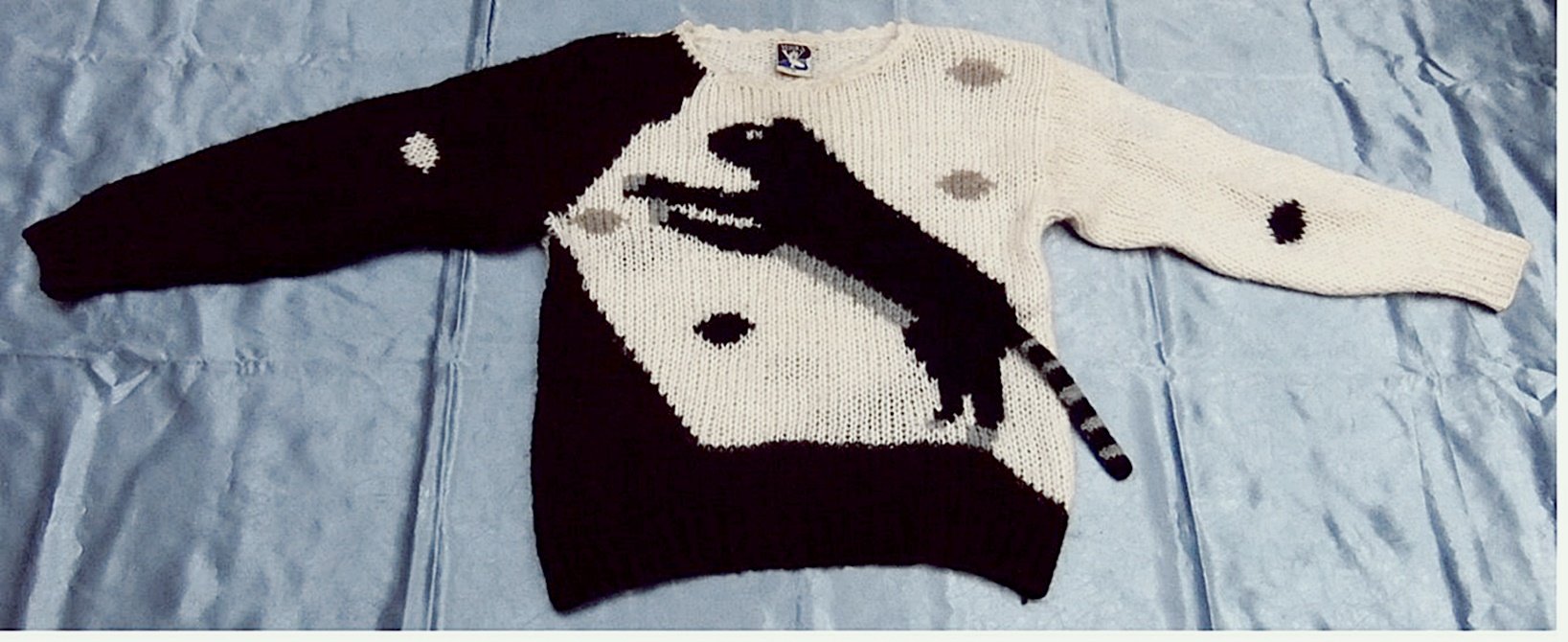 Strick-Pullover von C&A Yessica mit Raubtiermotiv und außen hängendem Schwanz - dunkelbraun / schwarz / gelblichweiß - Größe M 