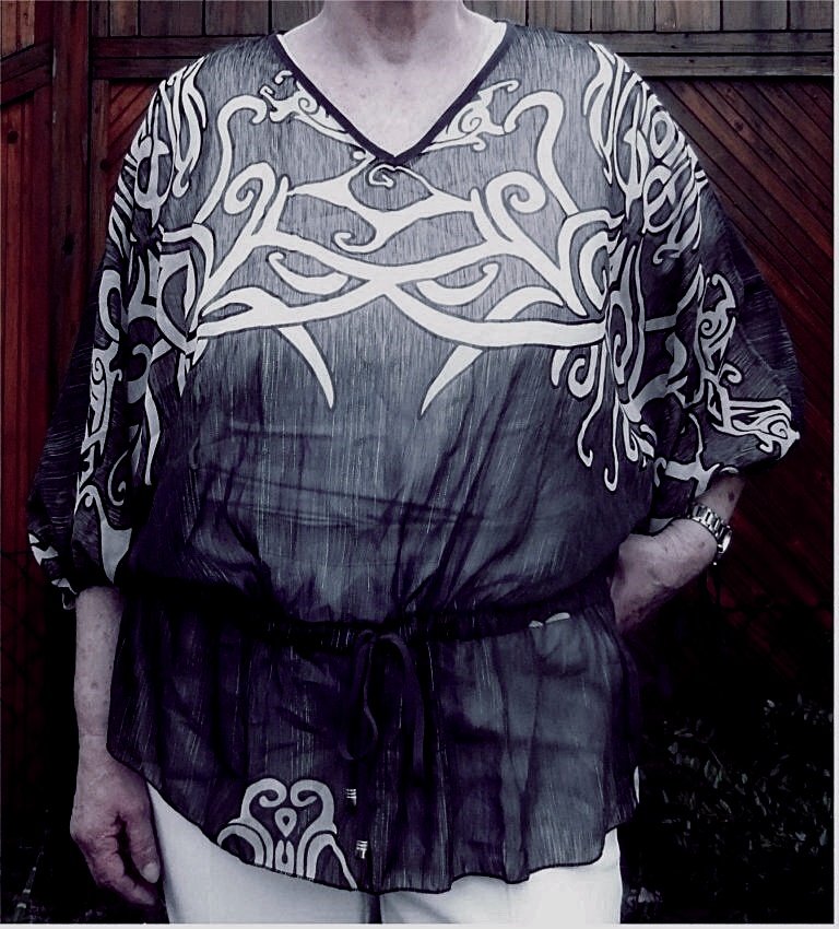 Überzieh-Bluse von Nuopai - Im Flügelschnitt - durchscheinend schwarz / weiß - Größe 44
