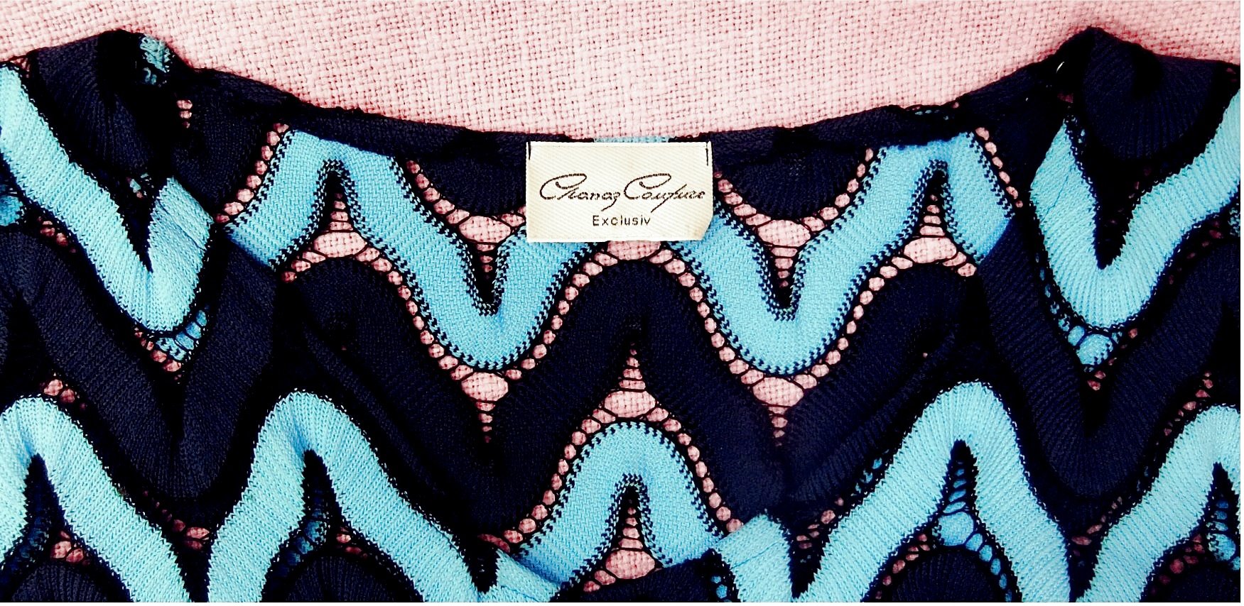 Sommerpulli kurzärmlig - von Chanaz Couture exclusiv - hellblau / dunkelblau