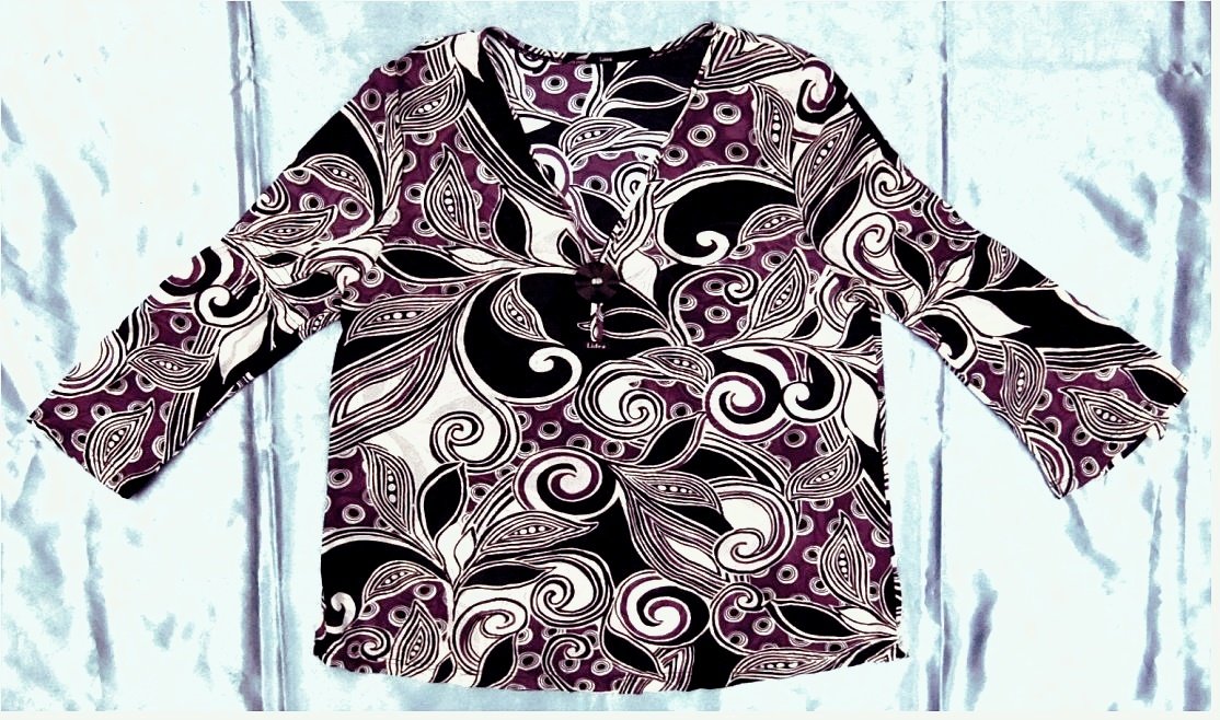 Langarm-Tunika-Bluse von Lidea - Gr.42 - schwarz / lila / weiß durchscheinendes Muster