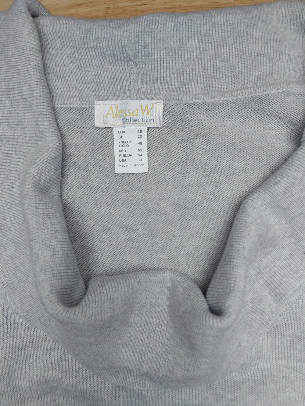 leichter Pullover Gr. 46 neu