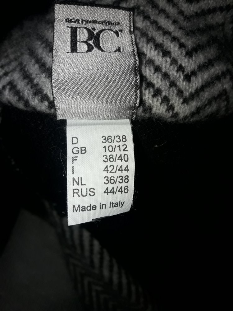 Ausgefallener Strickblazer