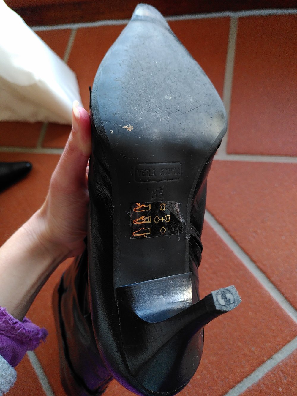 Schwarze spitze Echtleder Stiefel