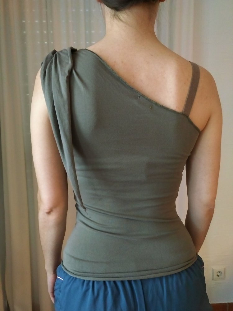 Oneshoulder military Top mit Print, Gr. L (fällt eher aus wie XS), y2k