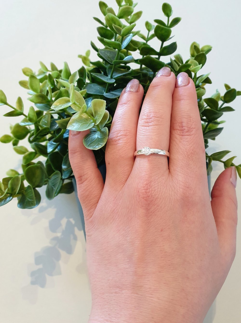 Silberner Ring mit Zirkonia in einer Herzfassung Größe: 57 (19mm) 