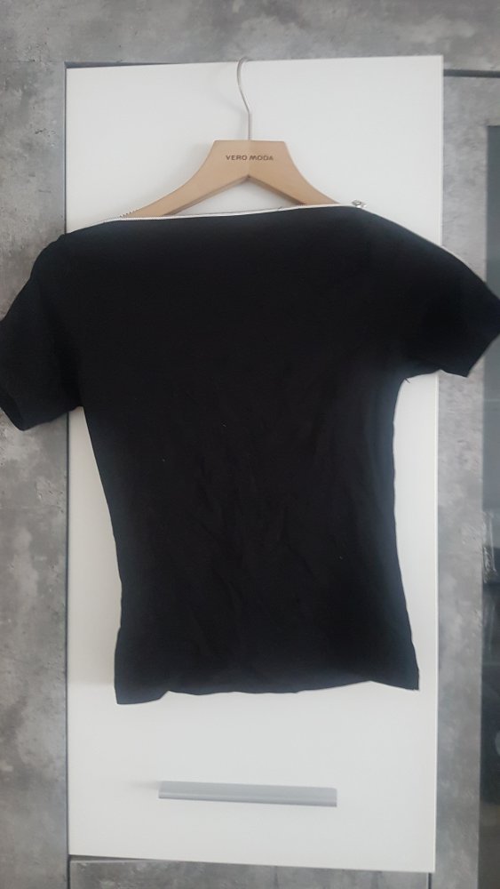 Schulterfreies Tshirt