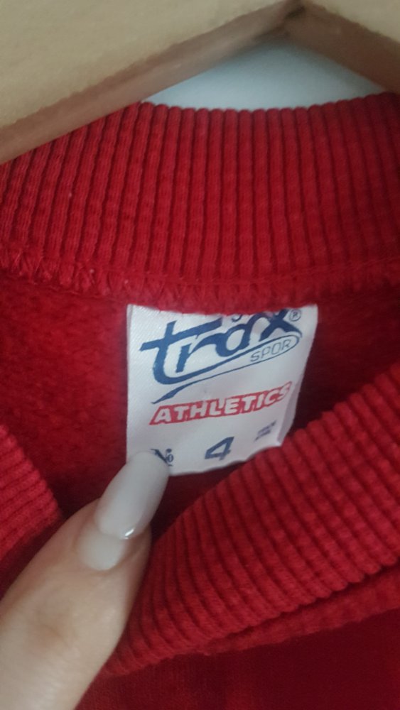 Roter Pullover 