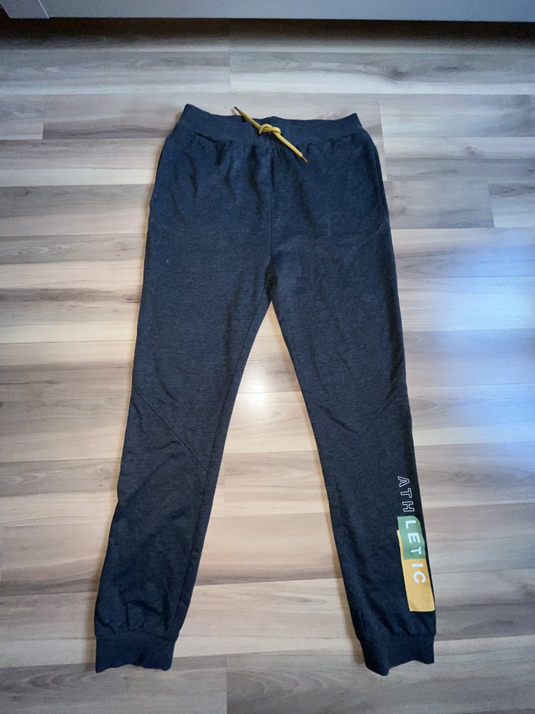 name it Sweatpants 158 Jogginghose verstellbarer Innenbund selten getragen 