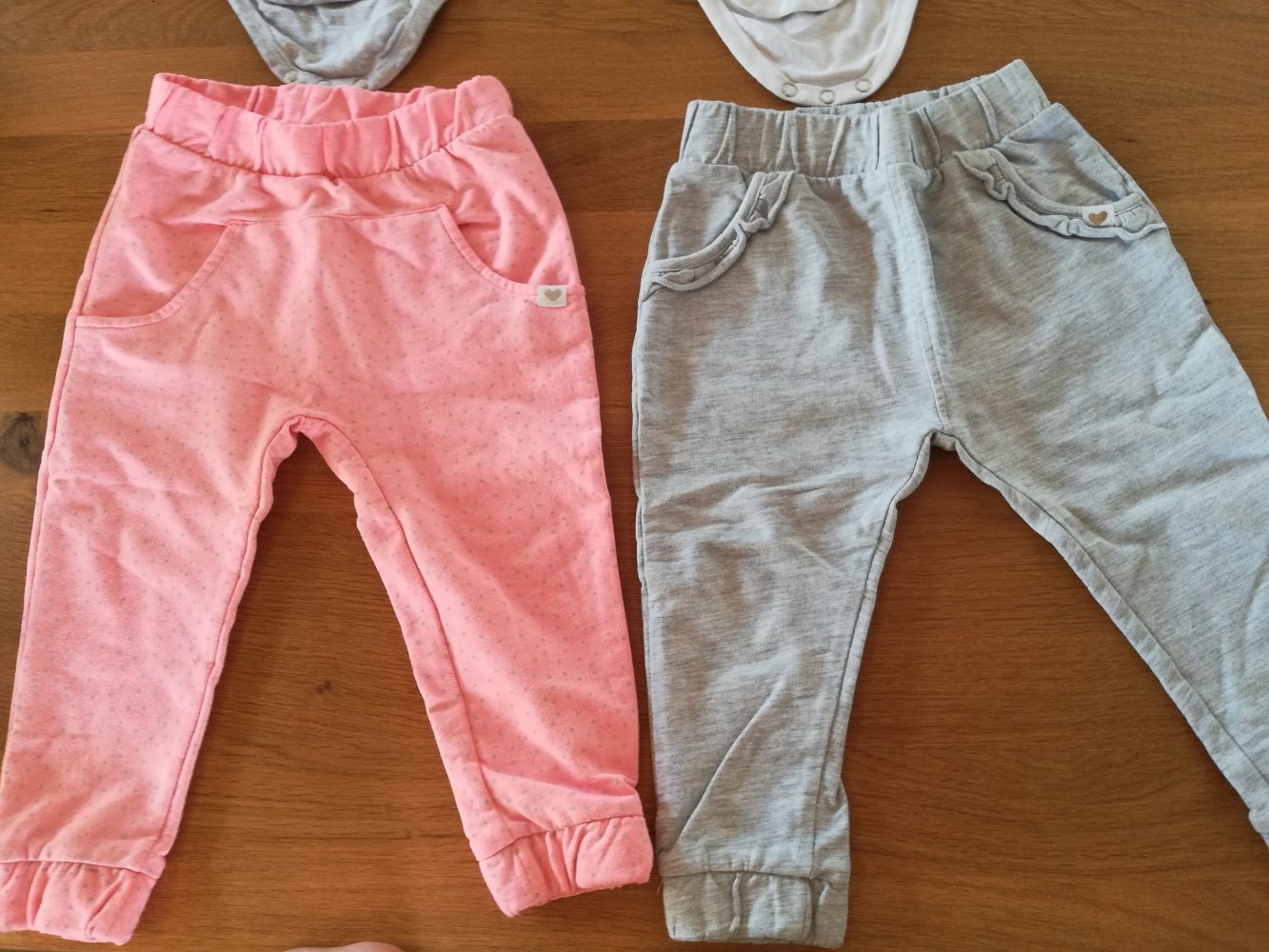 Dana Schweiger Baby Bekleidungspaket Set Herbst Gr. 86-92 Hosen & Bodys