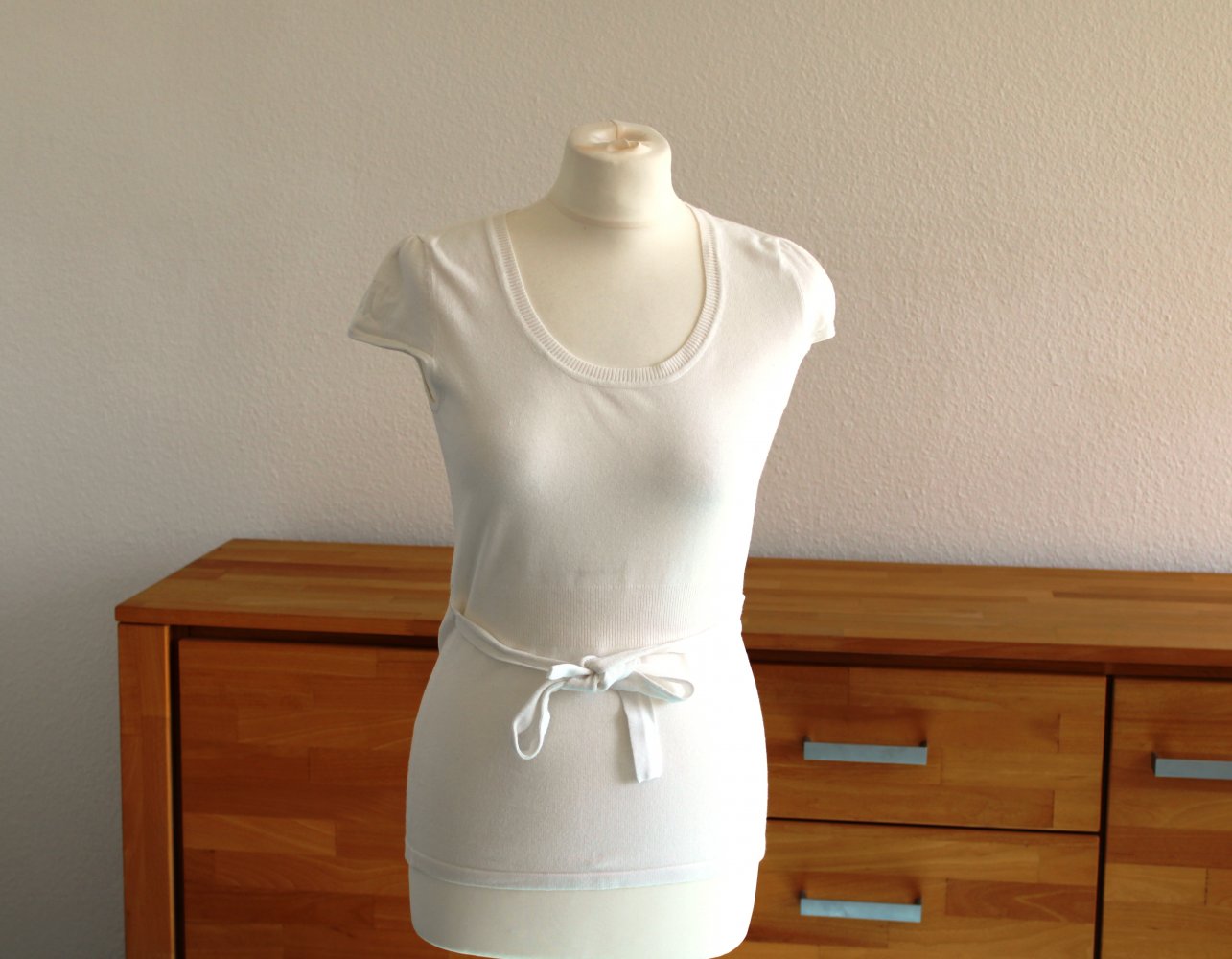 Cremefarbene Feinstrickbluse Gr. 36 S mit Schleife