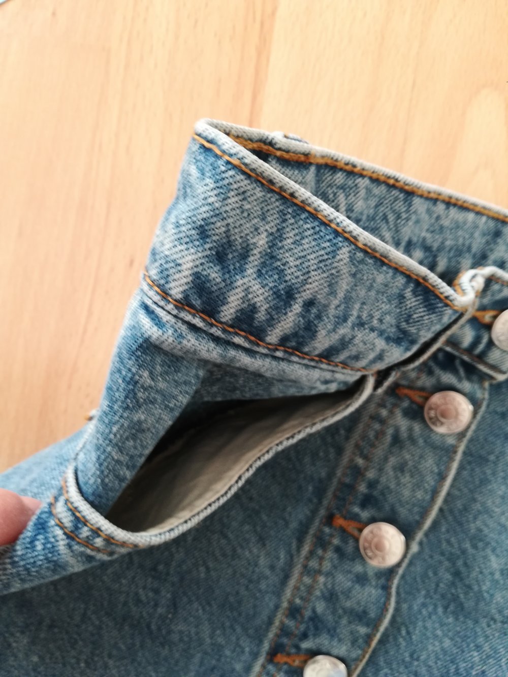 MONKI Jeansrock Gr. 34 XS hellblau mit Knopfleiste