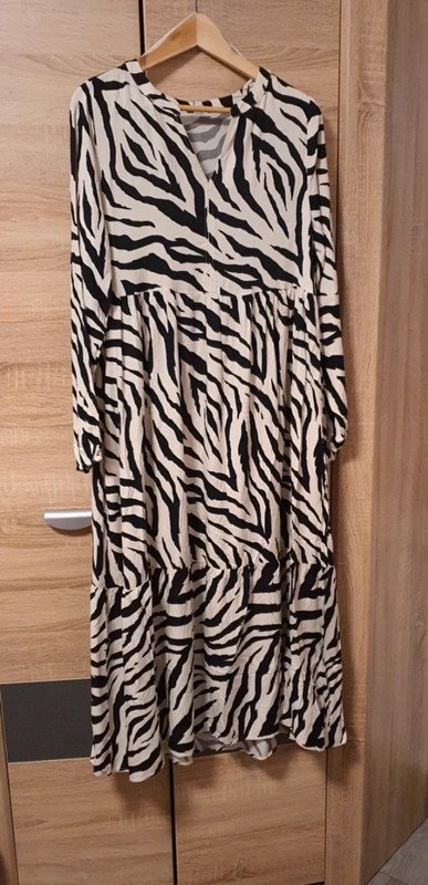 Schönes Maxikleid mit Muster M L