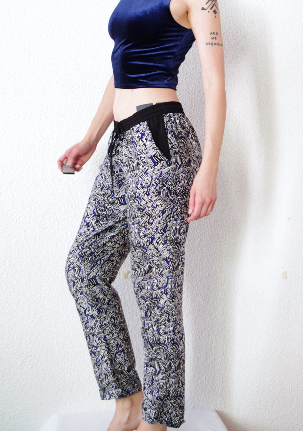 Lockere Chino Hose Gr. M 38 40 gemustert Festival cozy Techno Boho trippy psychedelic