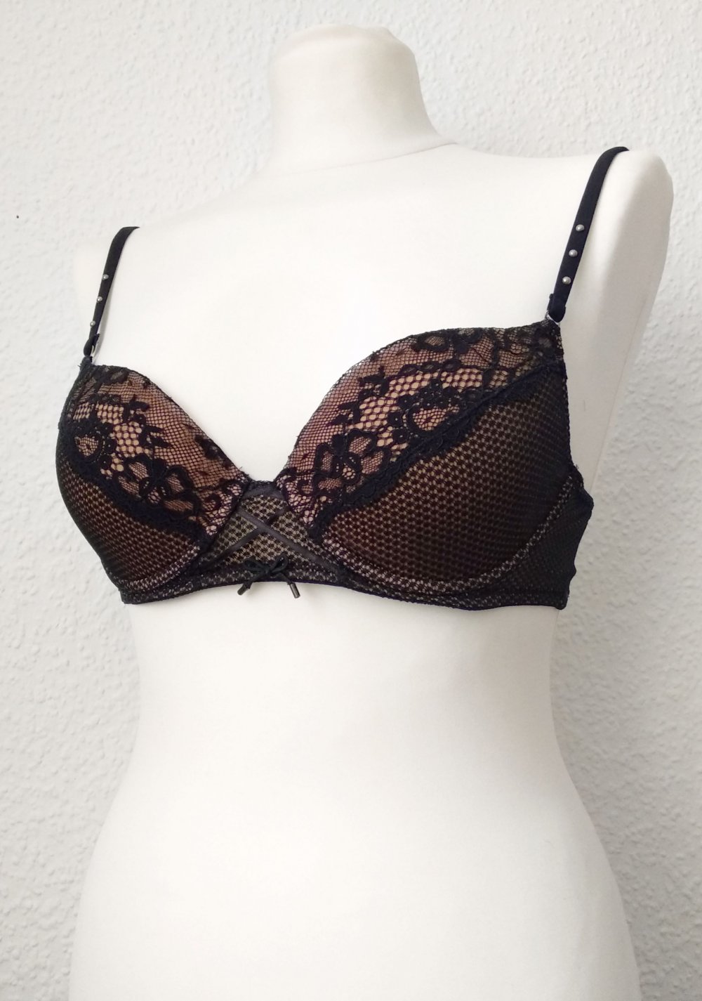 Wunderschöner retro Pinup Bügel-BH Gr. 75C padded Bustier Spitze Perlen strappy Gothic Datenight