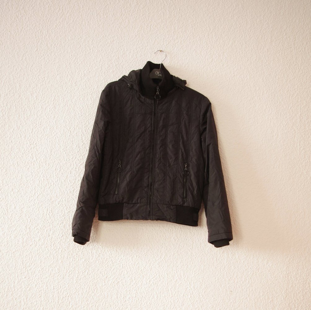 Schwarze Bomberjacke Gr. XS S 34 36 Kapuze