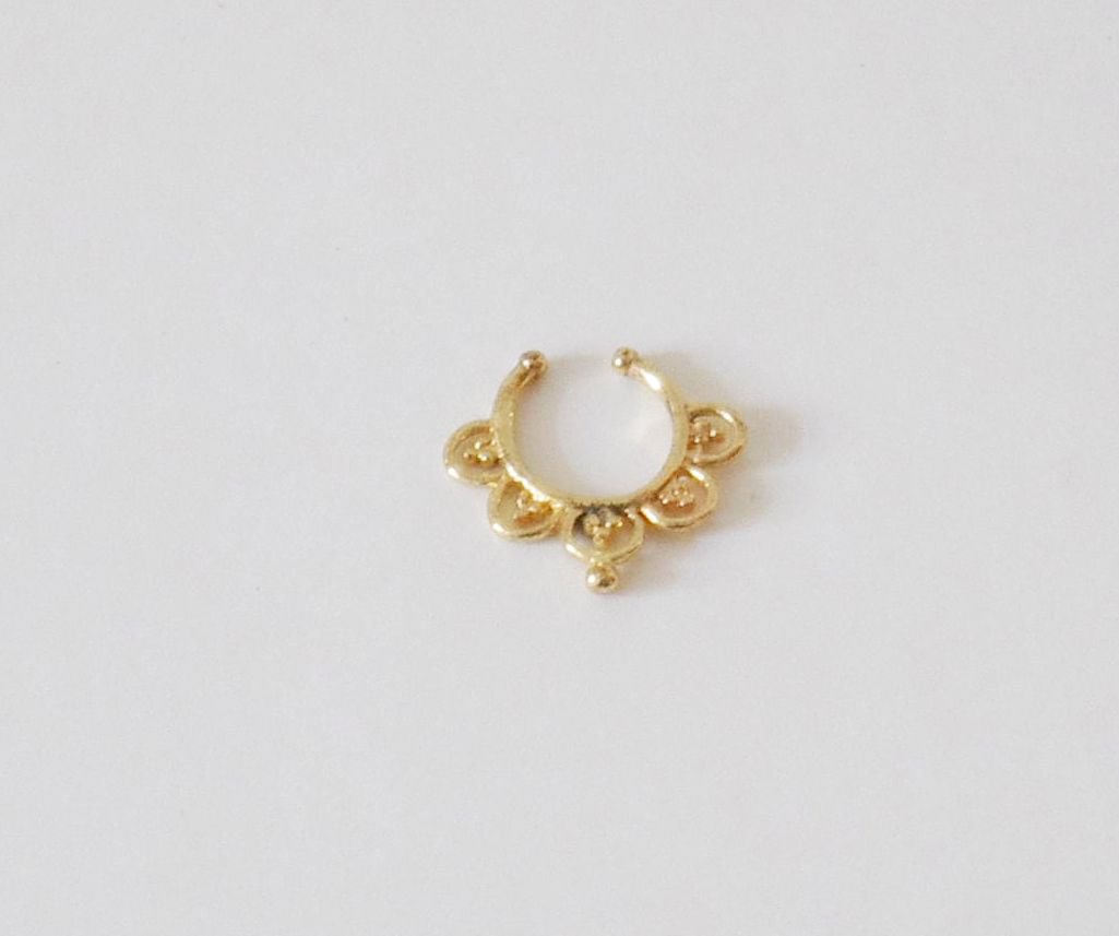 Zierliches goldenes Fake Septum Hippie GOA Piercing Nase