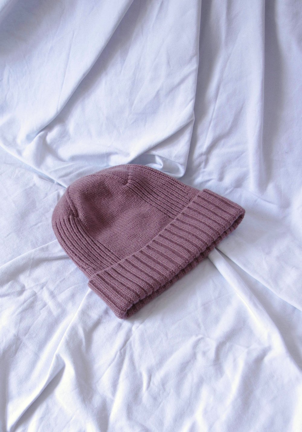 Warme & other stories Strickmütze malve unisex Winter Lammwolle mauve graubraun