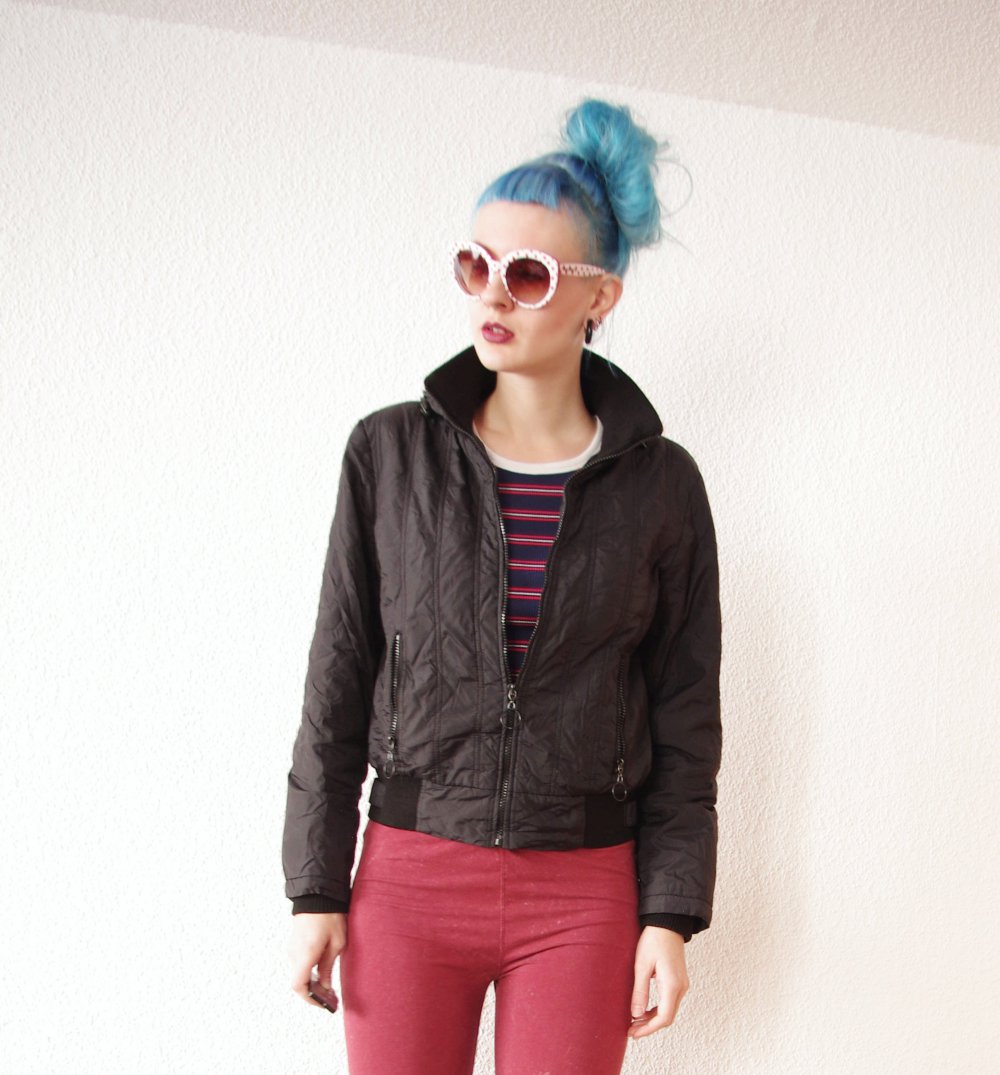 Schwarze Bomberjacke Gr. XS S 34 36 Kapuze