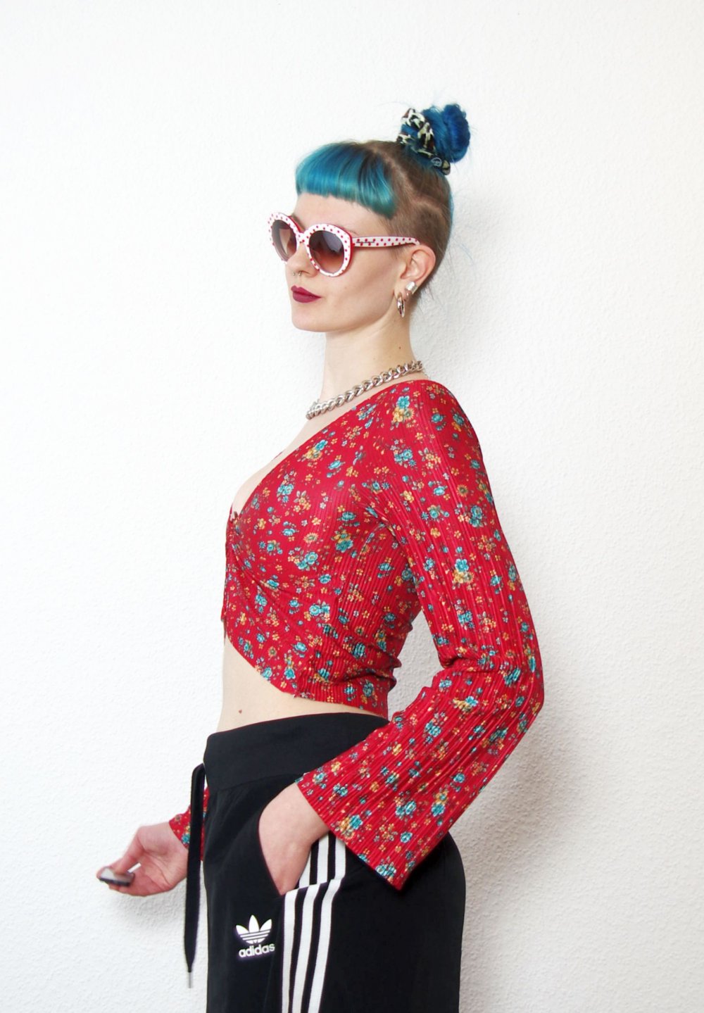 Urban Outfitters Crop Top Gr. XS S Plissé Langarm O-Ring Technoelfe y2k bratz flower