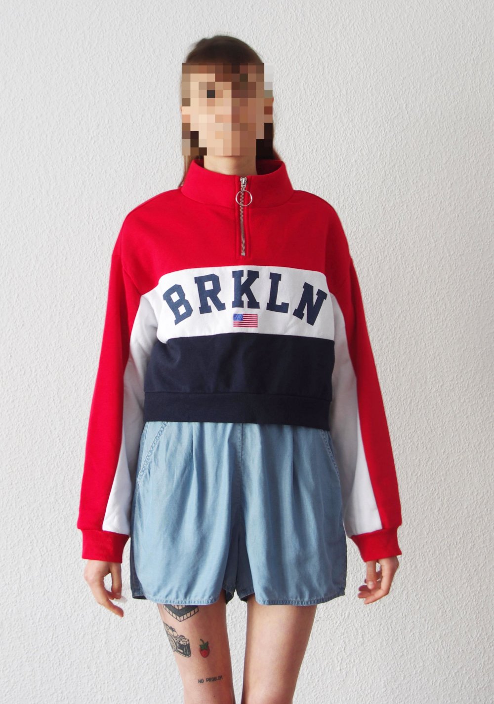 Kurzer oversized Crop Pullover Gr. M S rot blau weiß Technobarbie Festival 90er y2k bratz