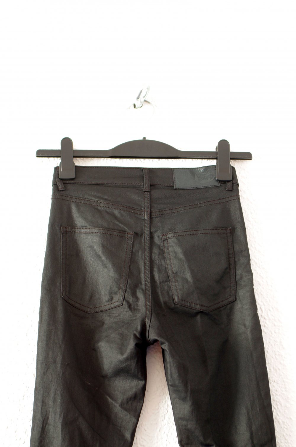 Shiny Cheap Monday Fakeleder Jeggings Gr. 25/30 XS schwarz Röhrenjeans Technobarbie