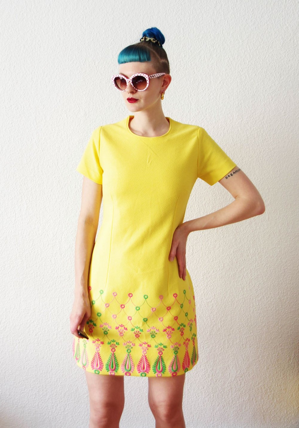 Sonnengelbes Pinup vintage Kleid Gr. 38/40 Stickerei Boho retro Stickerei maßgefertigt