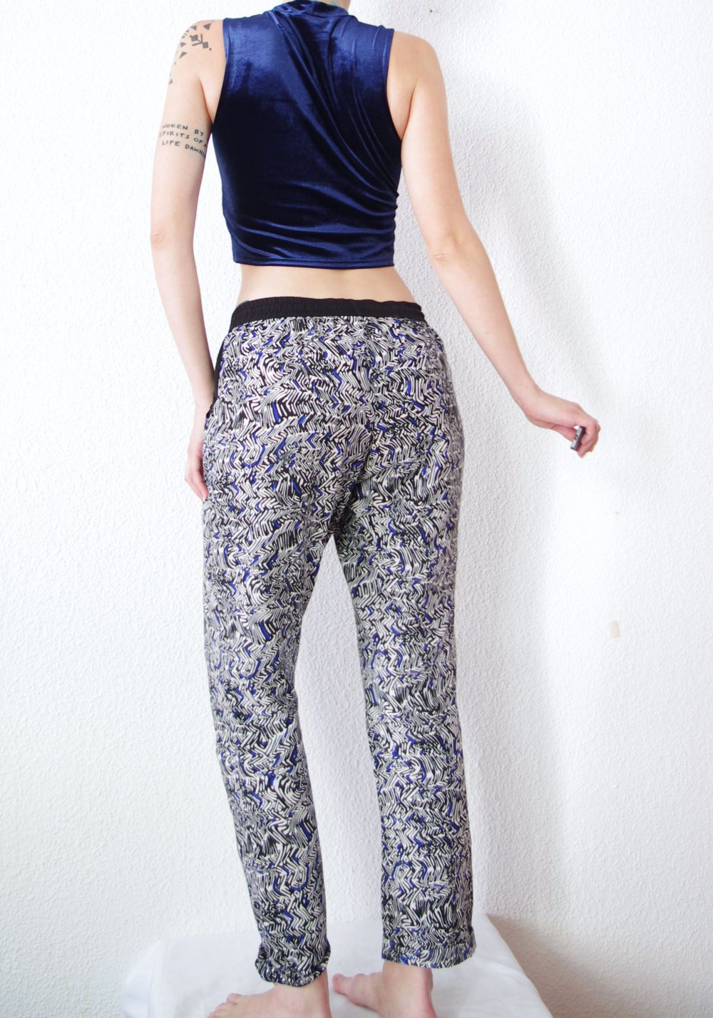 Lockere Chino Hose Gr. M 38 40 gemustert Festival cozy Techno Boho trippy psychedelic