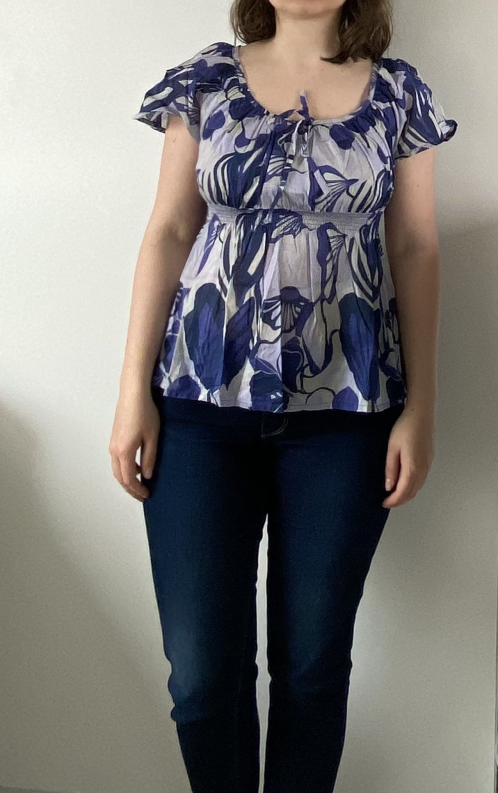 Kurzärmlige lila Bluse