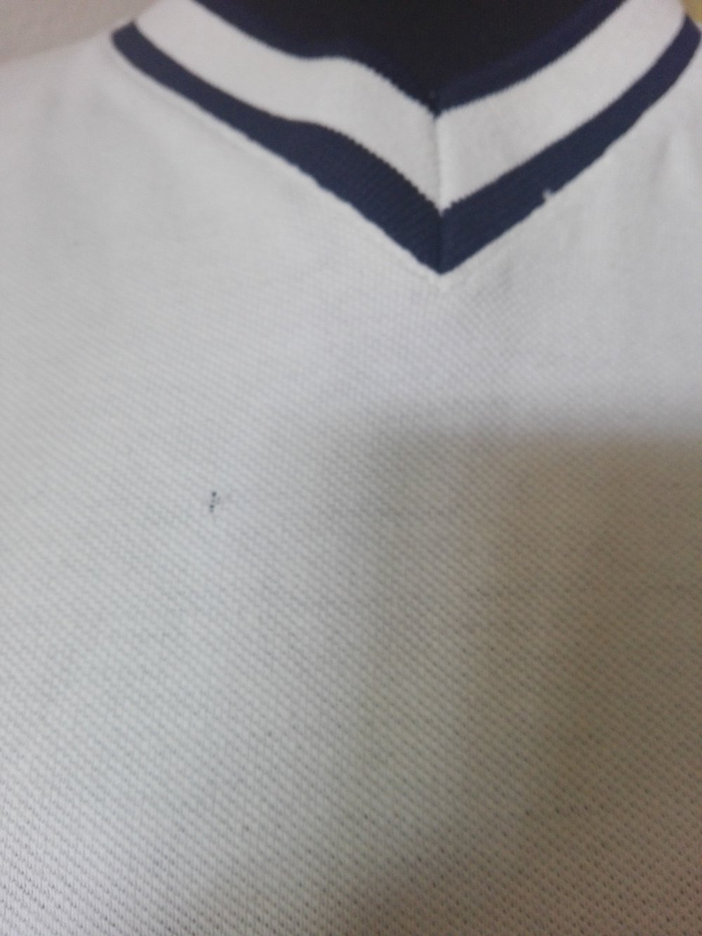 Burton T-Shirt Größe M V-Ausschnitt