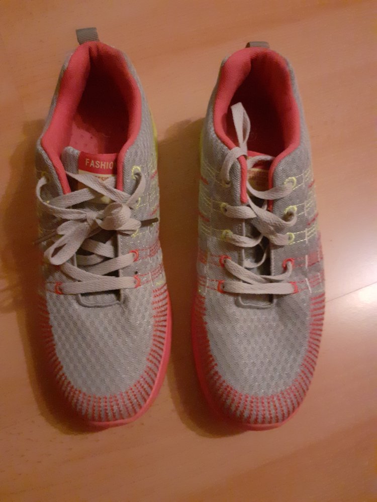 Sneaker Gr.42 ( eher Gr.41)