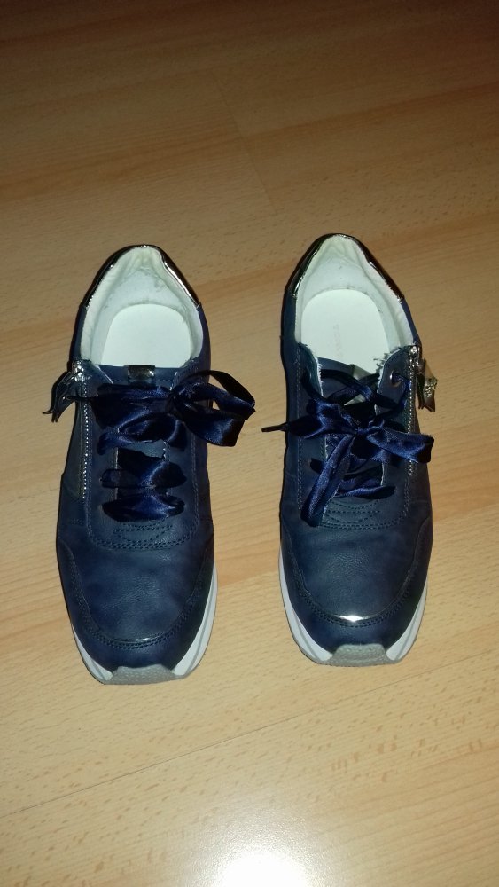 Sneaker
