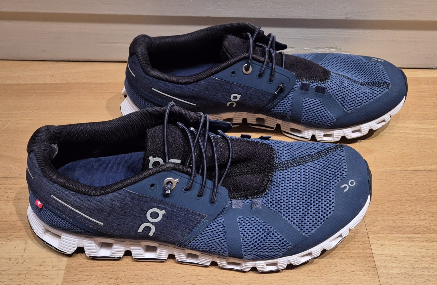 ON Herren Turnschuhe Gr 42 blau