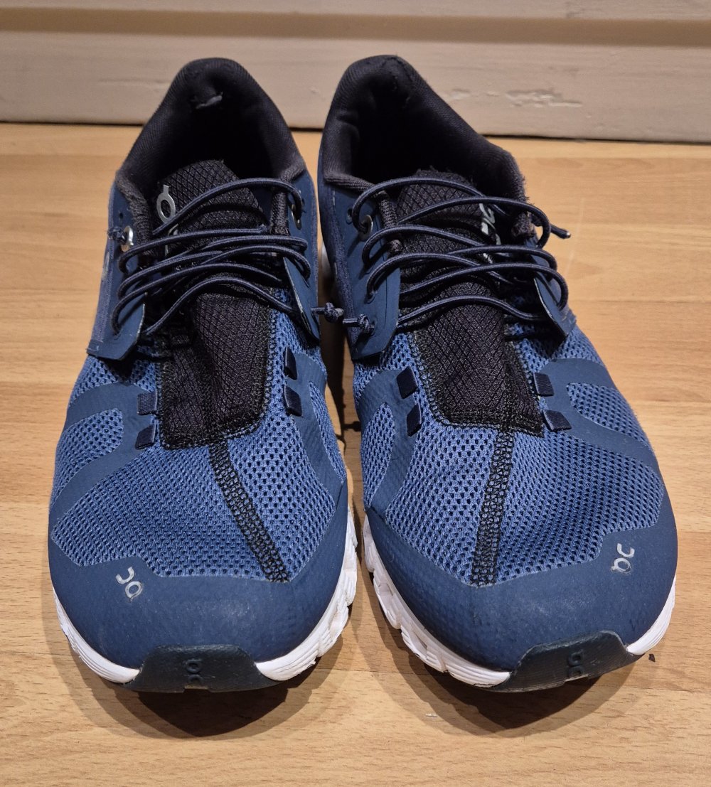 ON Herren Turnschuhe Gr 42 blau