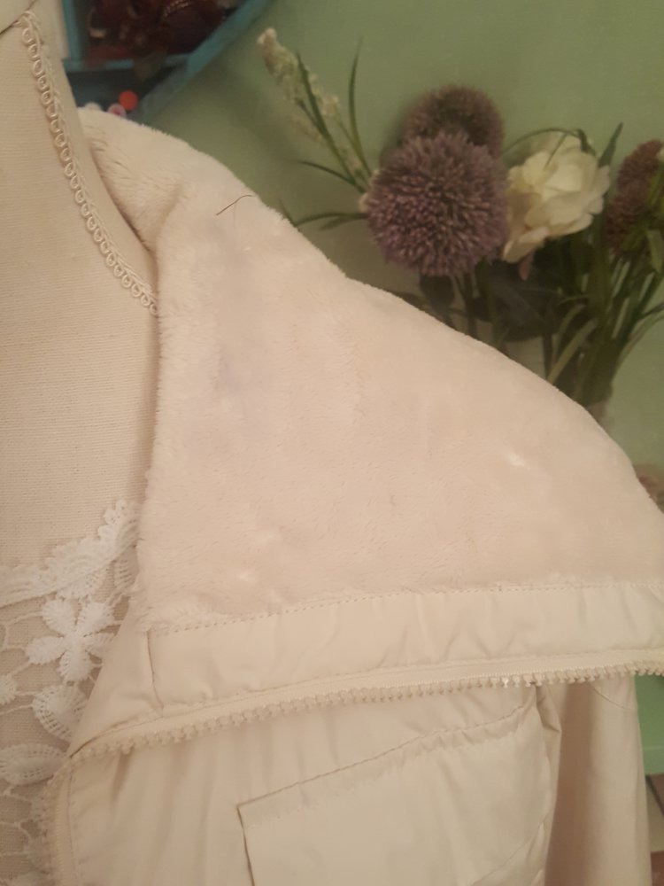 Wunderschöne Übergangsjacke mit Fell