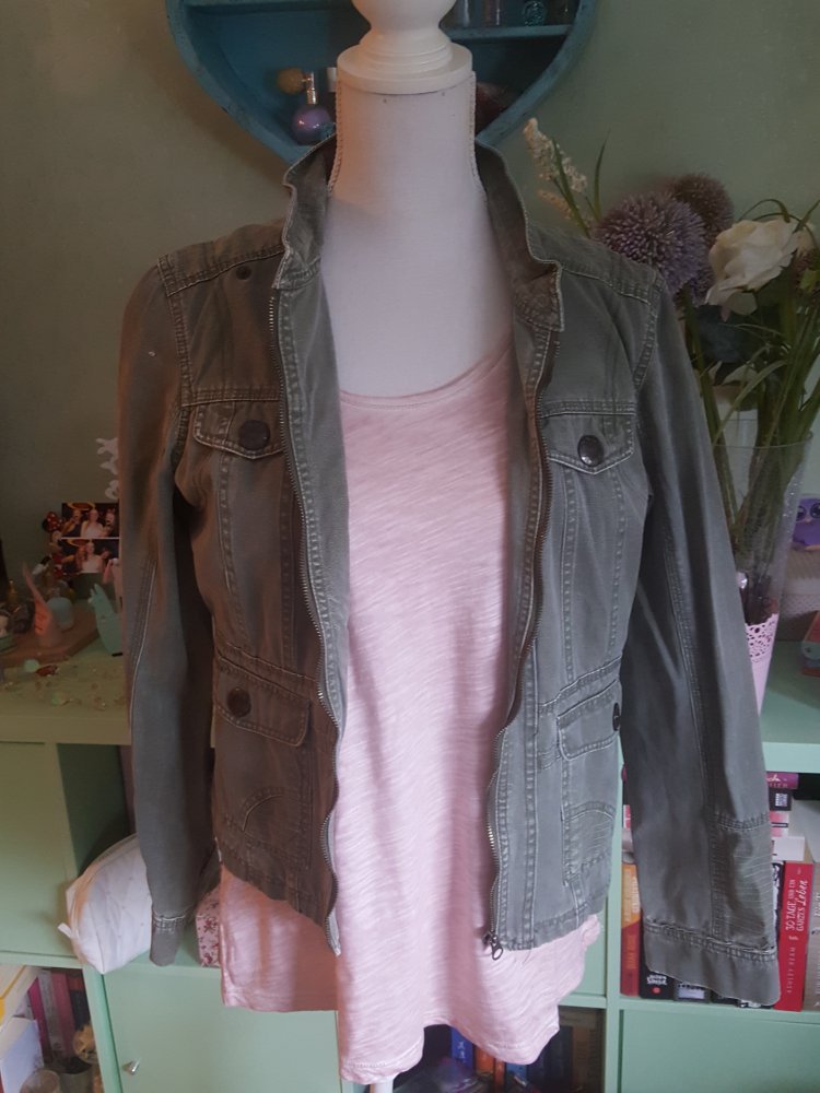 Khaki farbene Bikerjacke / Jeansjacke / Armyjacke von Only