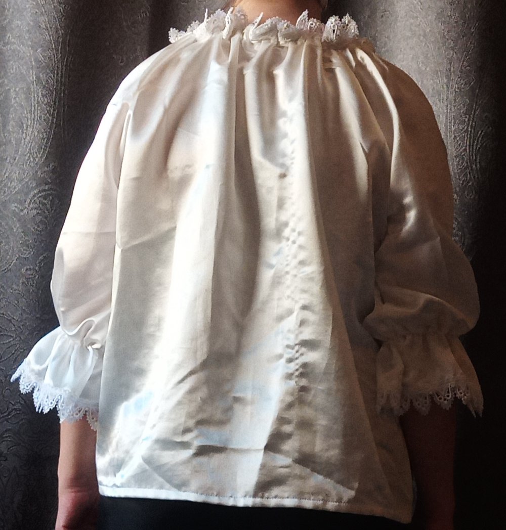 weißes Hemd Satin mit Spitze