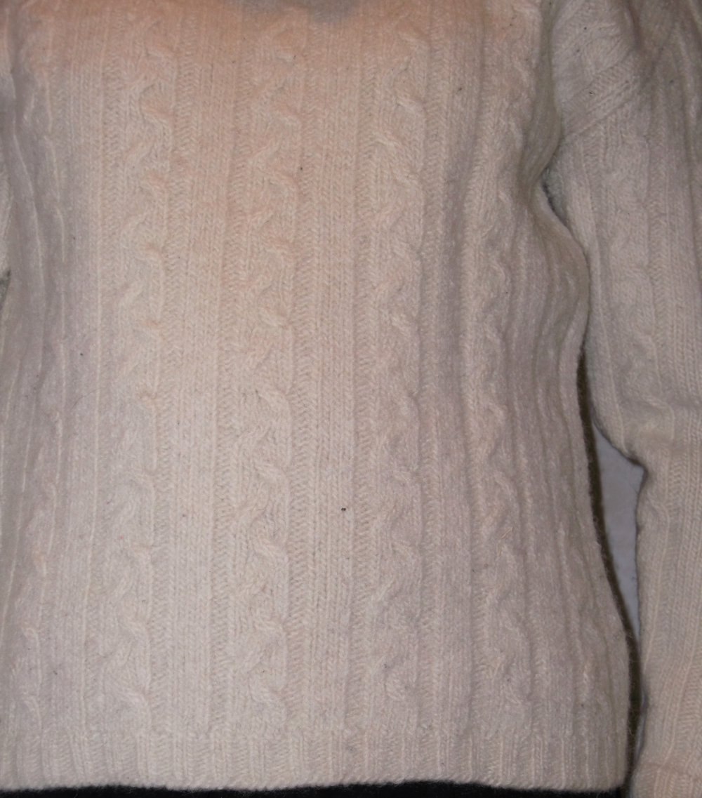 Weißer Wollpulli Zopfmuster XS