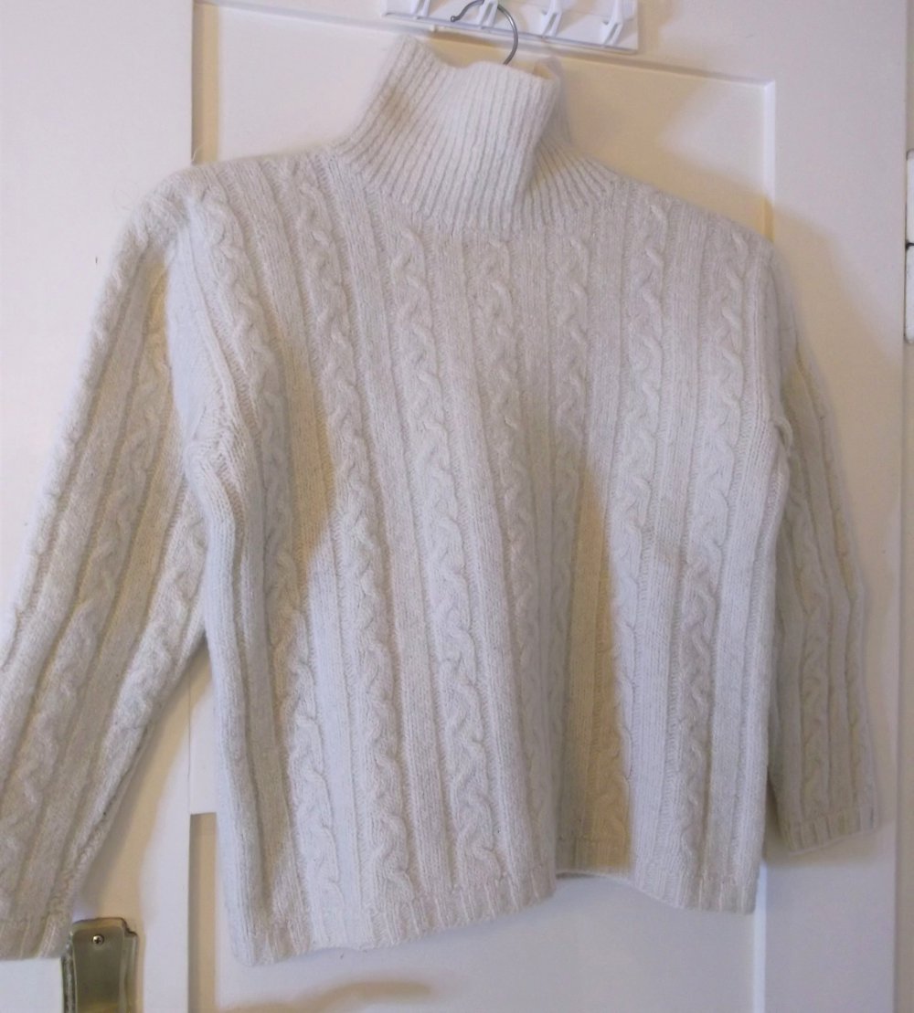 Weißer Wollpulli Zopfmuster XS
