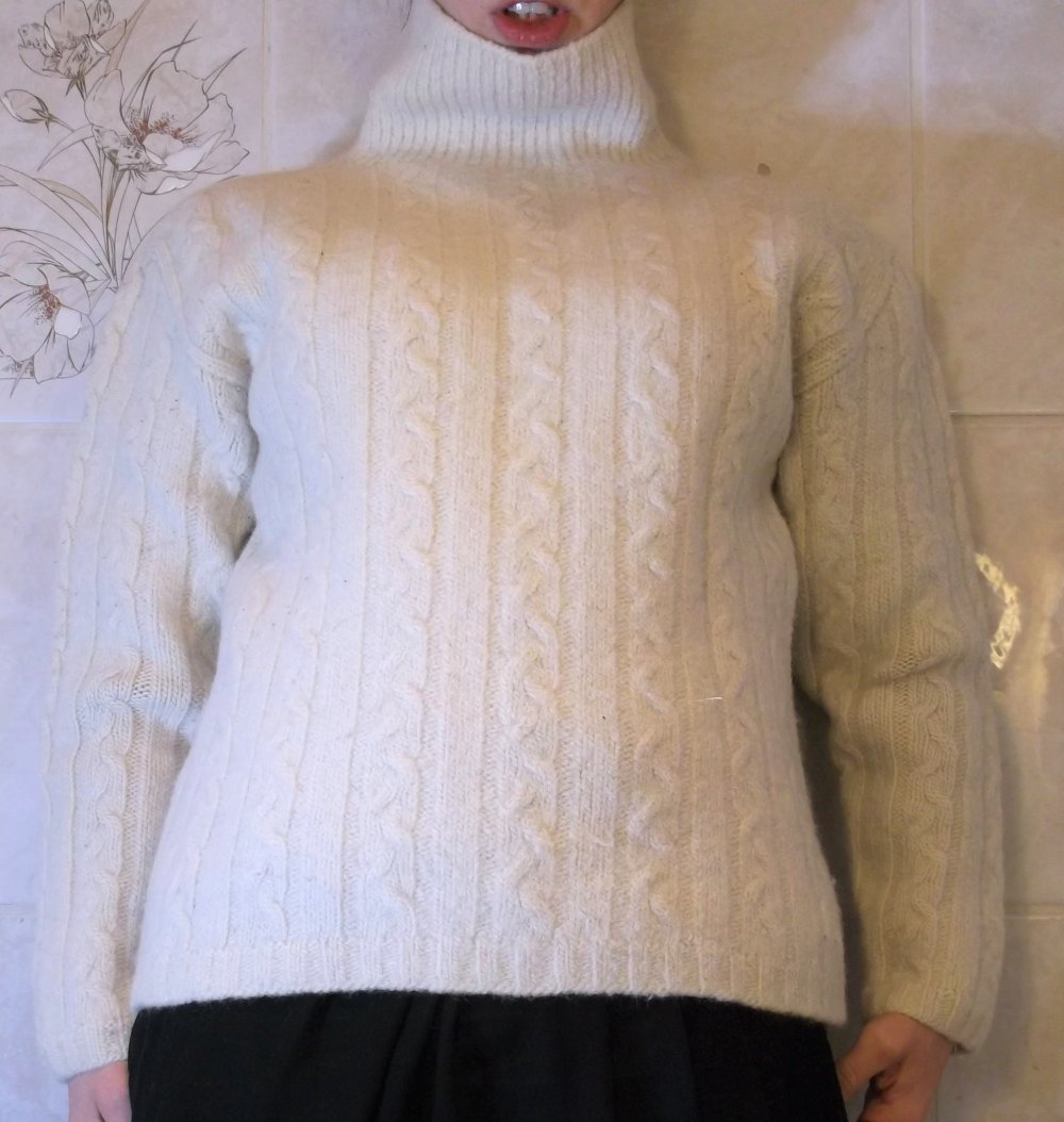 Weißer Wollpulli Zopfmuster XS