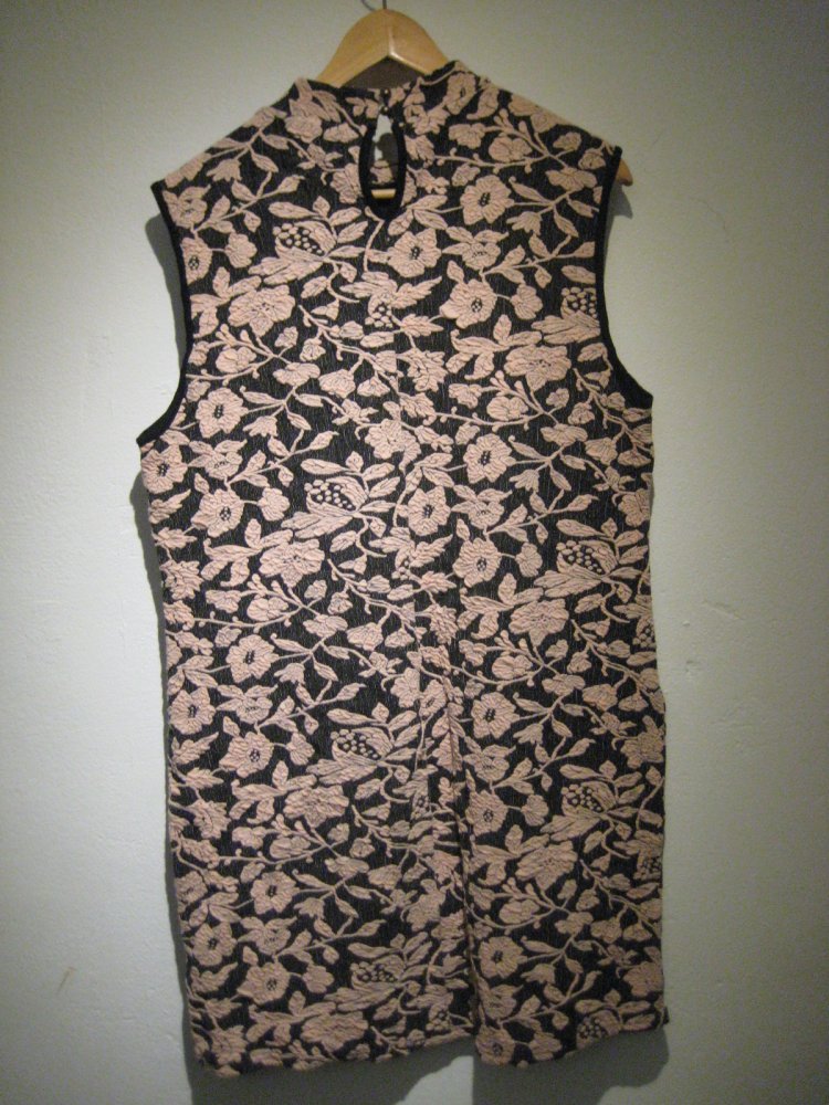 Wunderschönes Kleid mit Blumenrankenmuster! romance, romantisch, blumen, geblümt, schick, edel, elegant, rollkragen, ärmellos, curvy, plussize