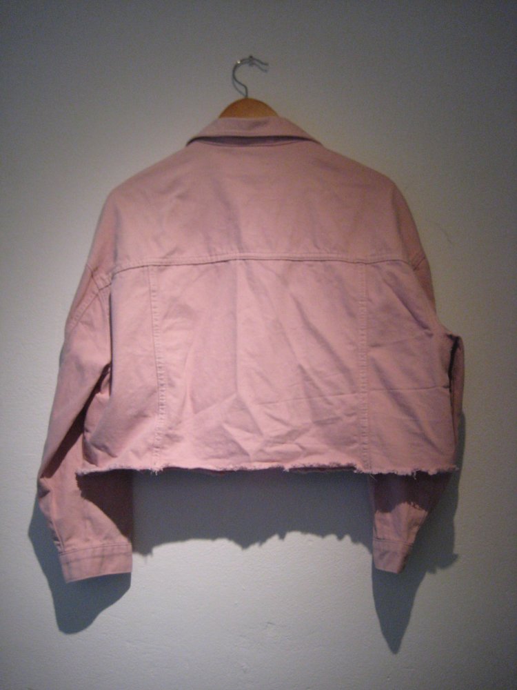Schicke kurze Jeansjacke in Rosa! rosa, hellrosa, jeansjacke, sommer, übergang, frühling, bequem, schick, elegant, besonders, plussize, oversized, festival, coachella, hippie, boho, fransenlook