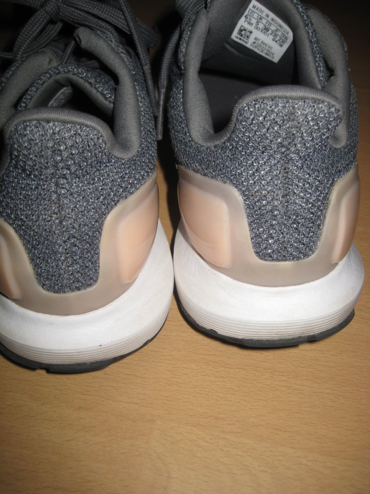 Graue Turnschuhe von adidas! sneaker, turnschuhe, sportschuhe, schnäppchen, bequem, laufschuhe, turnhalle