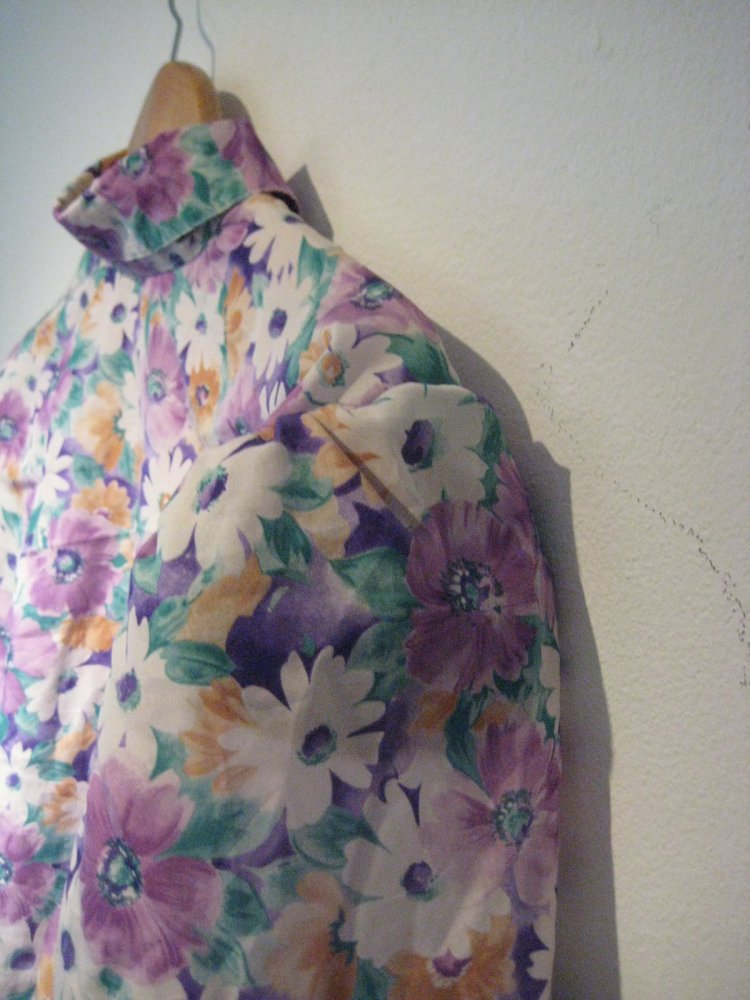 Blumige Vintage-Bluse! blumen, vintage, true vintage, blümchen, bluse, indie, lila, flieder, kragenbluse, bequem, gerader schnitt, oversized, plussize