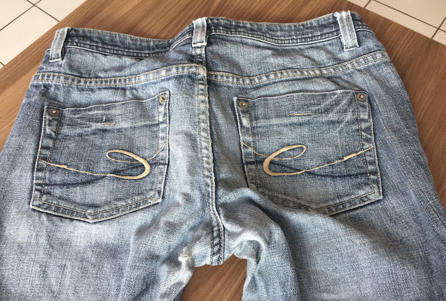 Graublaue Jeans Länge gekürzt 5-pocket-Style