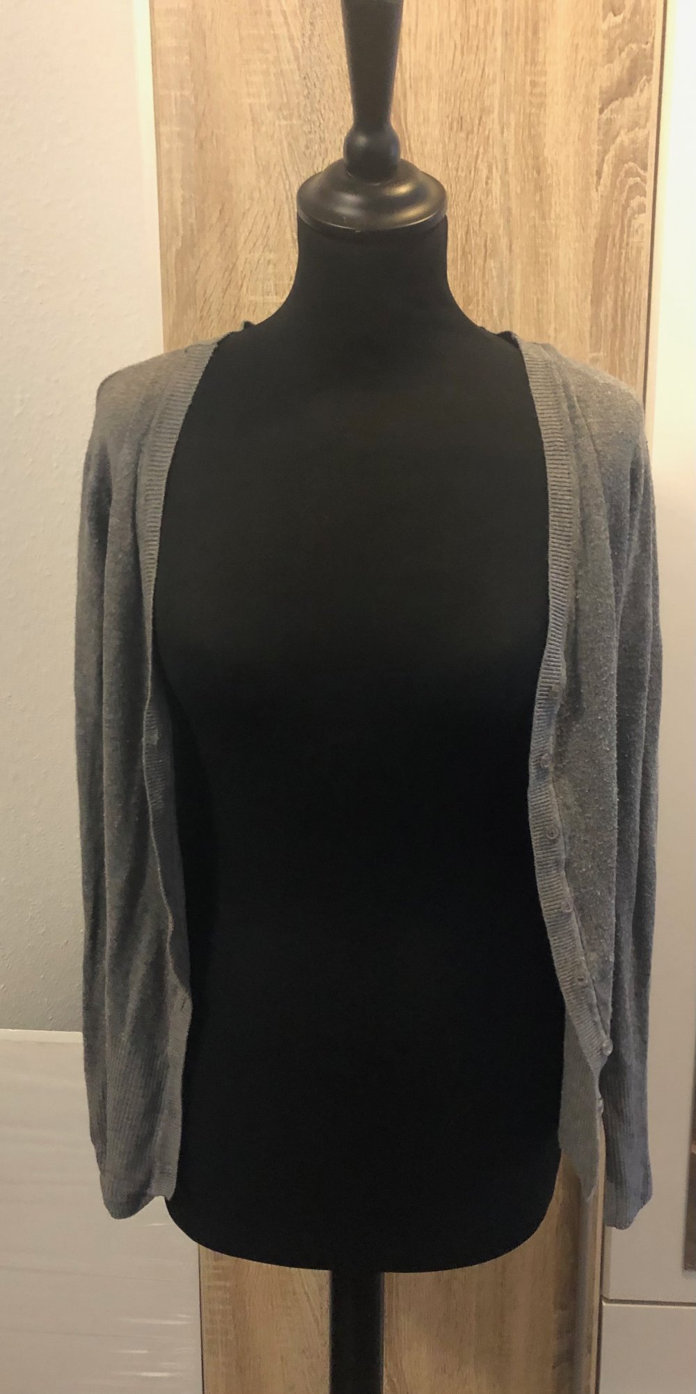 Strickjäckchen aus Modal Gr. 38 in anthrazit