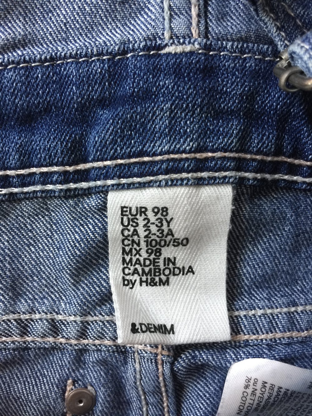 Kurze Jeanslatzhose